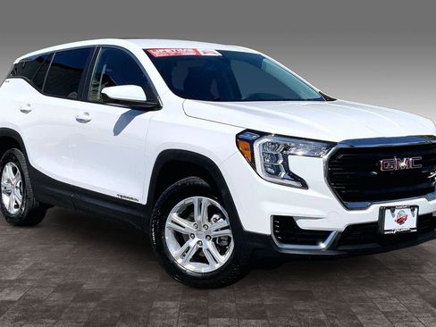 Used 2024 GMC Terrain SLE AWD/4WD image 3