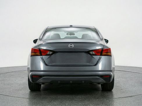 Used 2025 Nissan Altima 2.5 SV image 7