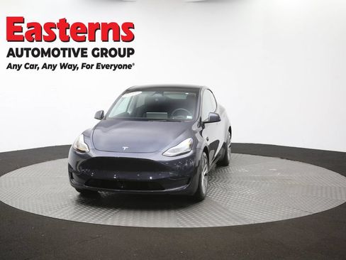 Used 2024 Tesla Model Y Long Range AWD/4WD image 46