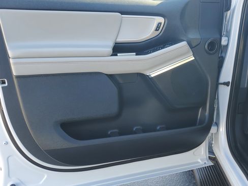 Certified 2025 Ford Expedition Active image 21