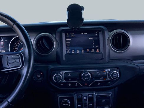 Used 2018 Jeep Wrangler Unlimited Sport S AWD/4WD image 7