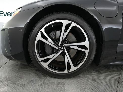 Used 2022 Audi e-tron GT Prestige AWD/4WD image 19
