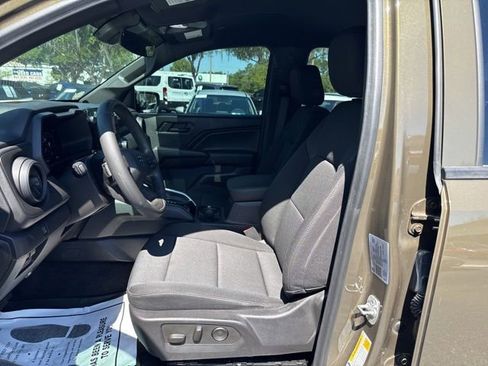 Used 2024 Chevrolet Colorado Trail Boss w/ LPO, Dark Essentials Package AWD/4WD image 13