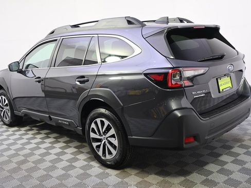Used 2024 Subaru Outback Premium w/ Popular Package #1A AWD/4WD image 3
