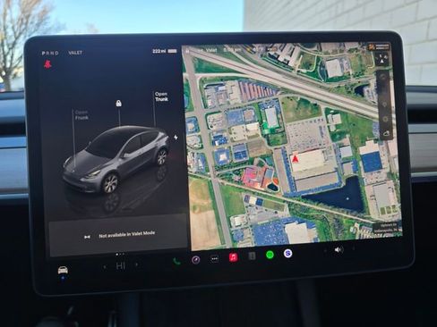 Used 2022 Tesla Model Y Performance image 37