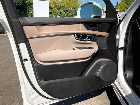 New 2026 Volvo XC90 T8 Plus w/ Protection Package AWD/4WD image 24