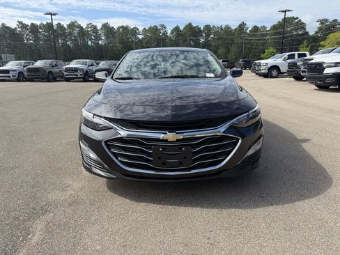 Used 2023 Chevrolet Malibu LT FWD image 2