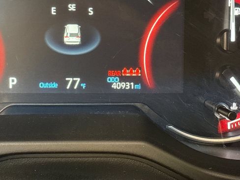Used 2025 Toyota RAV4 LE AWD/4WD image 24
