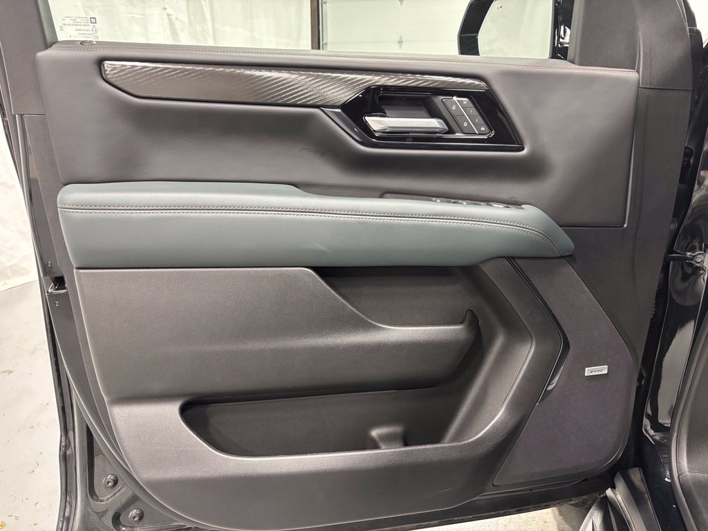 Used 2026 GMC Yukon XL AT4 AWD/4WD image 8