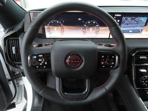 Used 2025 Nissan Armada PRO-4X image 14