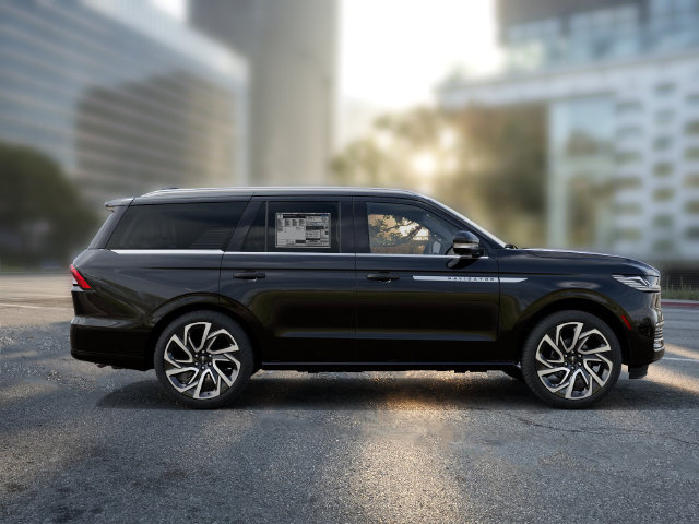 New 2027 Lincoln Navigator Reserve AWD/4WD image 6