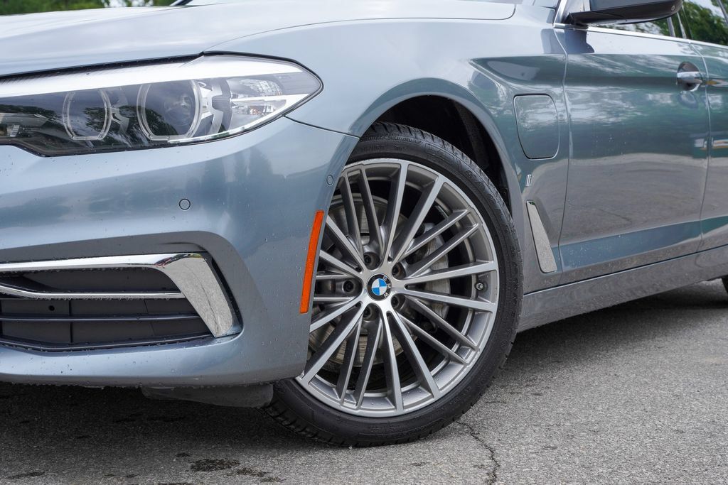 Used 2019 BMW 530e RWD image 4