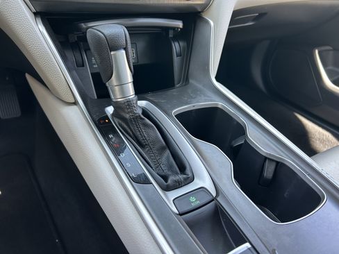 Used 2019 Honda Accord LX image 24