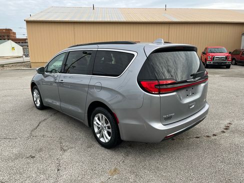 Used 2021 Chrysler Pacifica Touring w/ Cold Weather Group image 5