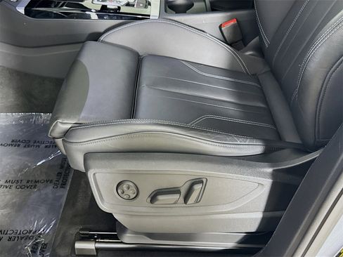 Certified 2025 Audi Q5 2.0T Premium image 18