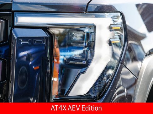 Used 2025 GMC Sierra 2500 AT4X w/ AT4X AEV Edition AWD/4WD image 7