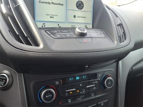 Used 2019 Ford Escape SE image 17