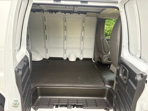 New 2026 Chevrolet Express 3500 w/ Driver Convenience Package RWD image 39
