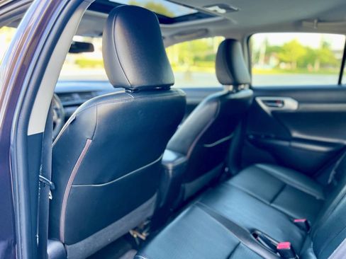 Used 2011 Lexus CT 200h Premium image 13