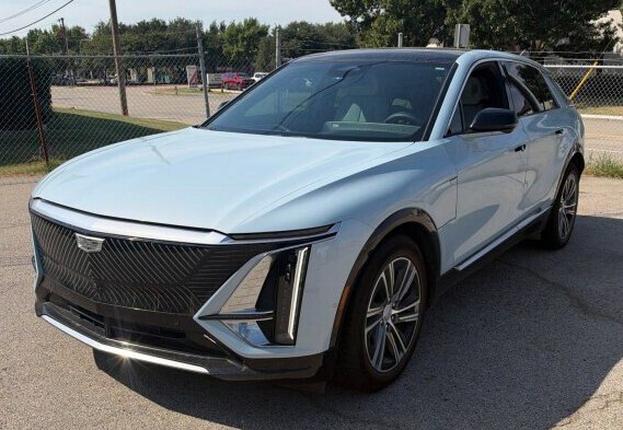 Certified 2024 Cadillac Lyriq Luxury AWD/4WD image 1