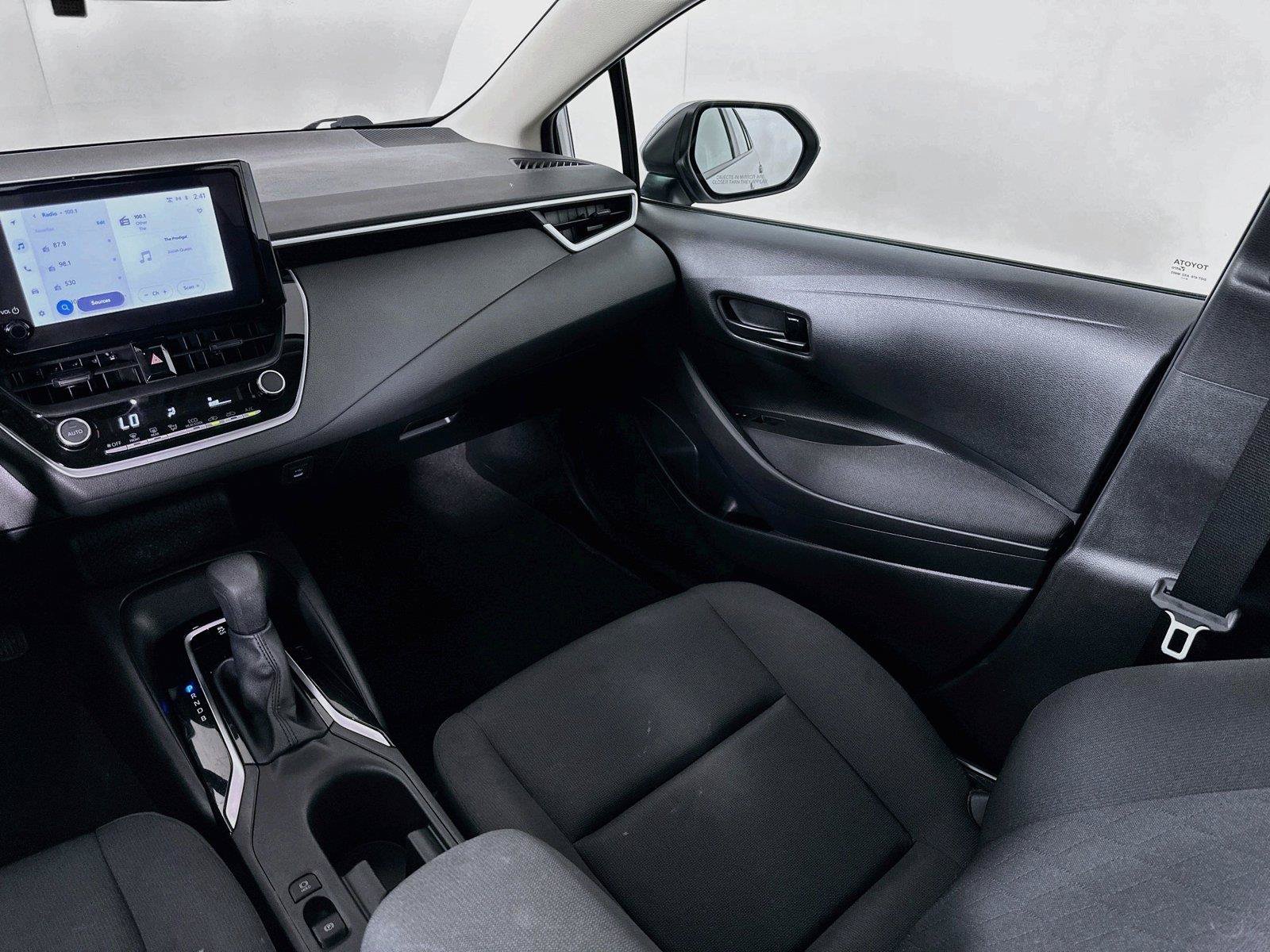 Used 2025 Toyota Corolla LE FWD image 23