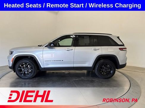 Used 2024 Jeep Grand Cherokee Altitude AWD/4WD image 4