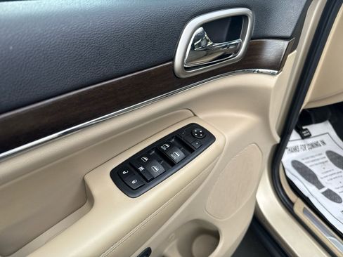 Used 2014 Jeep Grand Cherokee Limited image 8