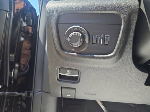 New 2025 Jeep Grand Cherokee L Altitude image 14