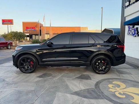 Used 2022 Ford Explorer ST w/ Equipment Group 401A AWD/4WD image 2