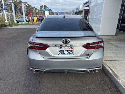 Used 2022 Toyota Camry XSE image 11