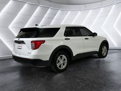 Used 2023 Ford Explorer 4WD image 4