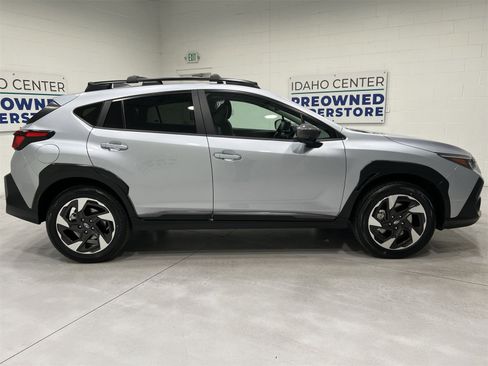 Certified 2025 Subaru Crosstrek 2.5i Limited w/ Crosstrek Mirror Package image 9