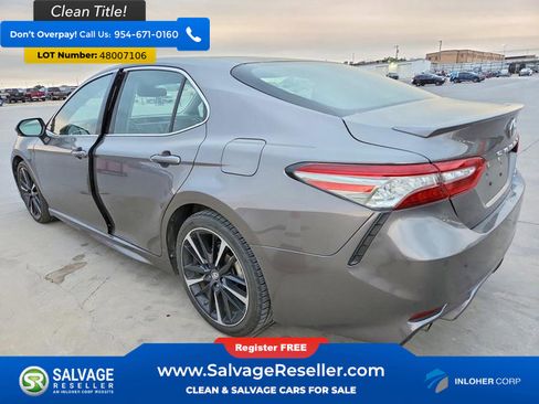 Used 2018 Toyota Camry XSE FWD image 3