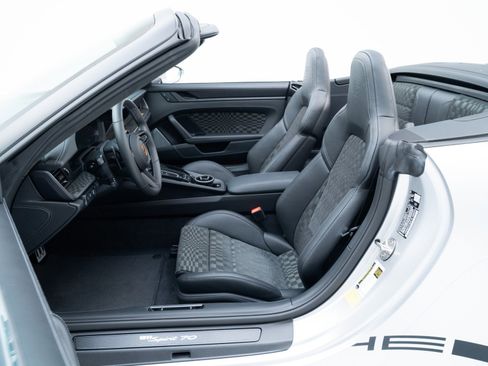 Certified 2026 Porsche 911 GTS image 18