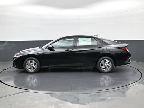 New 2026 Hyundai Elantra SE FWD image 8