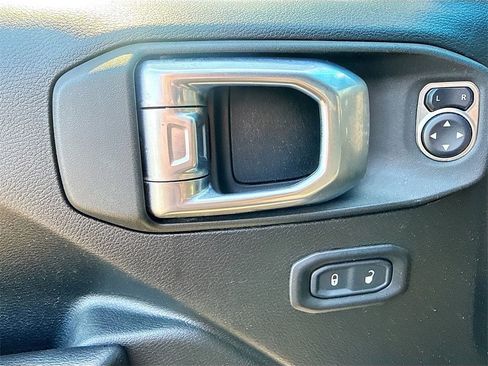 Used 2021 Jeep Wrangler Unlimited Willys image 19