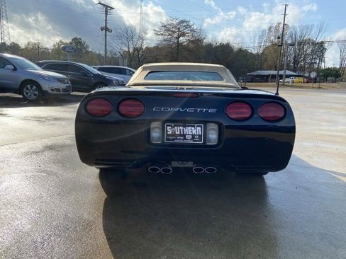 Used 2004 Chevrolet Corvette Convertible w/ Preferred Equipment Group image 9