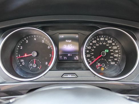 Used 2019 Volkswagen Tiguan SE image 22