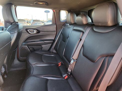 Used 2023 Jeep Compass Limited image 5