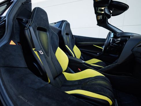 Used 2024 McLaren 750S Spider image 43