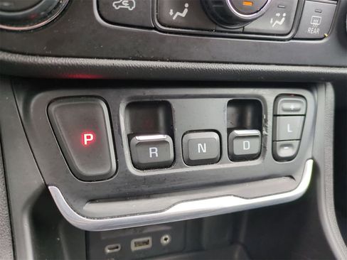 Used 2018 GMC Terrain SLT w/ Preferred Package image 32