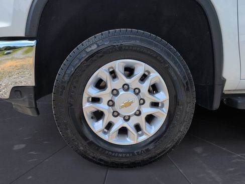 Used 2021 Chevrolet Silverado 2500 LT w/ Fleet Comfort Package AWD/4WD image 25