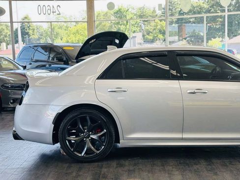 Used 2022 Chrysler 300 S RWD image 5