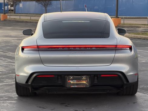 Used 2021 Porsche Taycan 4S image 10