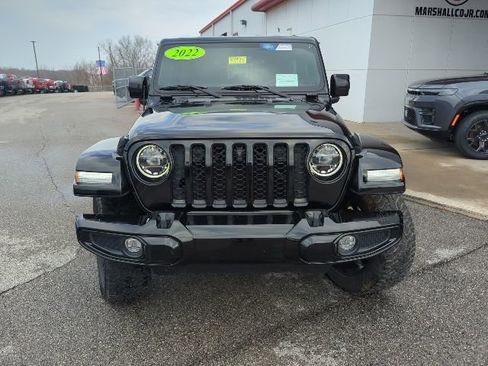 Used 2022 Jeep Wrangler Unlimited Sahara image 3