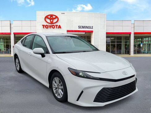 Used 2025 Toyota Camry LE FWD image 2