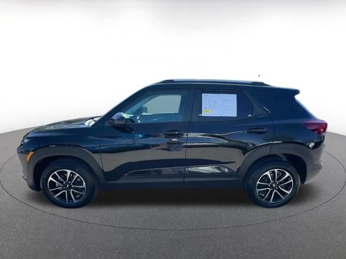 Used 2025 Chevrolet TrailBlazer LT image 9