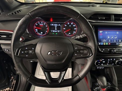 Used 2021 Chevrolet TrailBlazer RS w/ Sun and Liftgate Package image 12