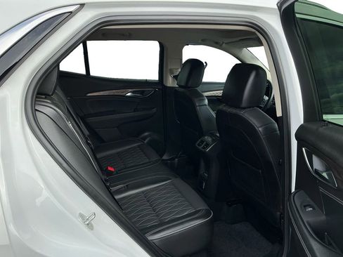 Used 2022 Buick Envision Avenir w/ Technology Package II image 23