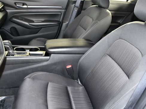 Used 2024 Nissan Altima 2.5 SV FWD image 36